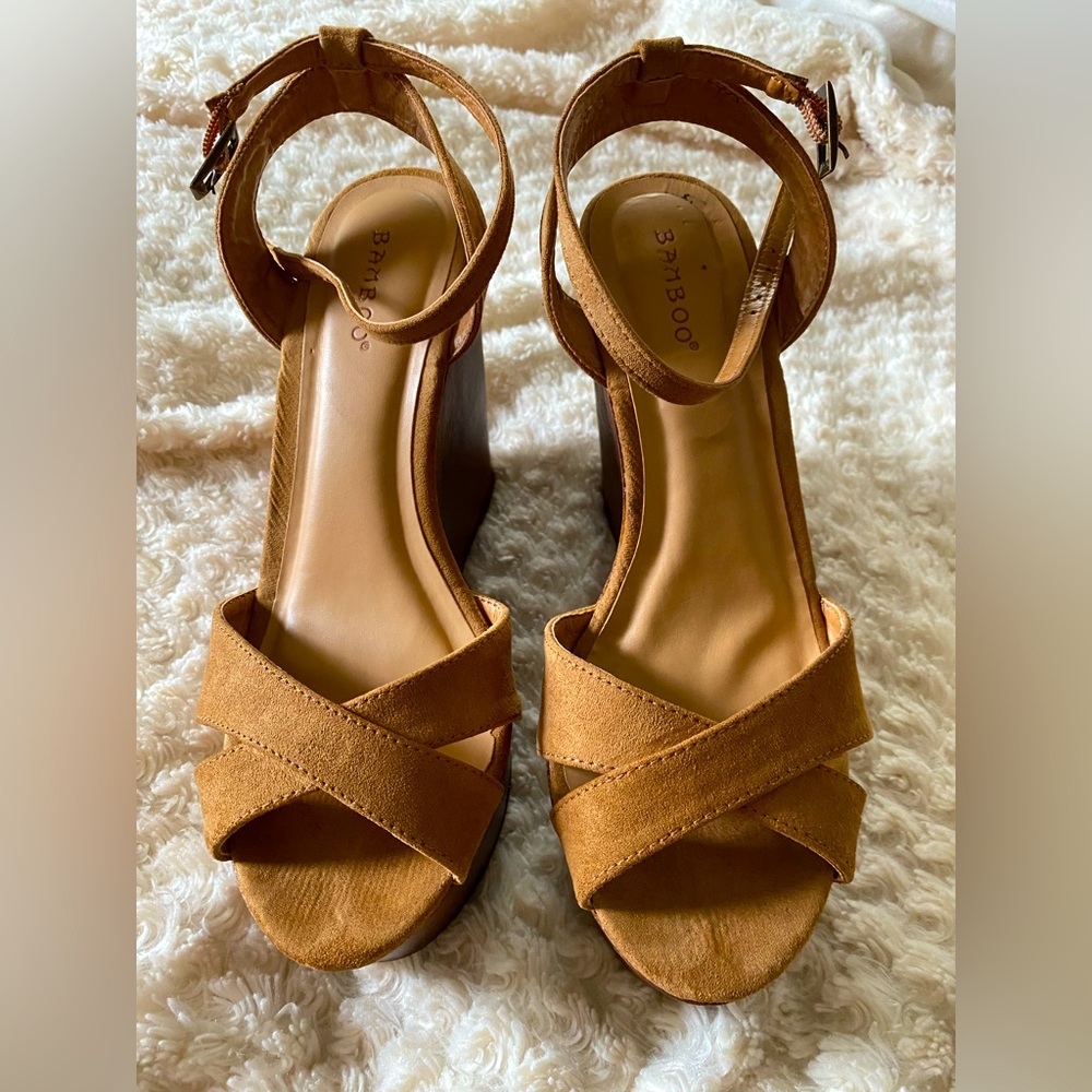 Platform/Wedges Sandals - Picture 5 of 6